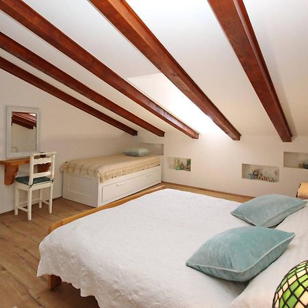 Apartment Fantov Old Town Residence บัชกา ภายนอก รูปภาพ